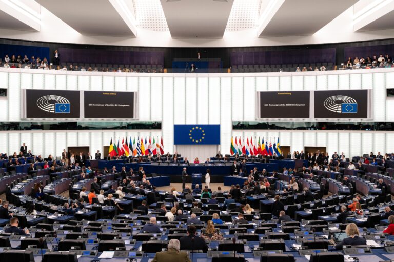 Европейският парламент даде зелена светлина на България за еврозоната