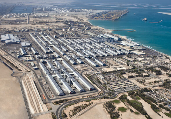 Иранските атаки в Персийския залив продължават, ударите засегнаха ключови индустриални обекти