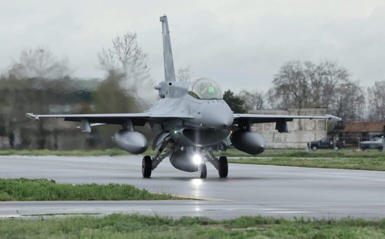 Атанас Атанасов свиква Комисията за службите заради F-16