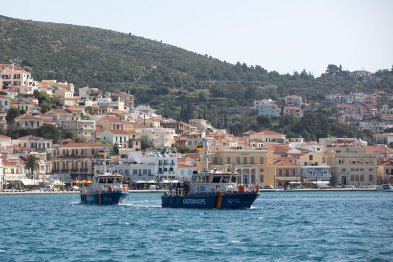 Кораб на Frontex потъна край Гърция