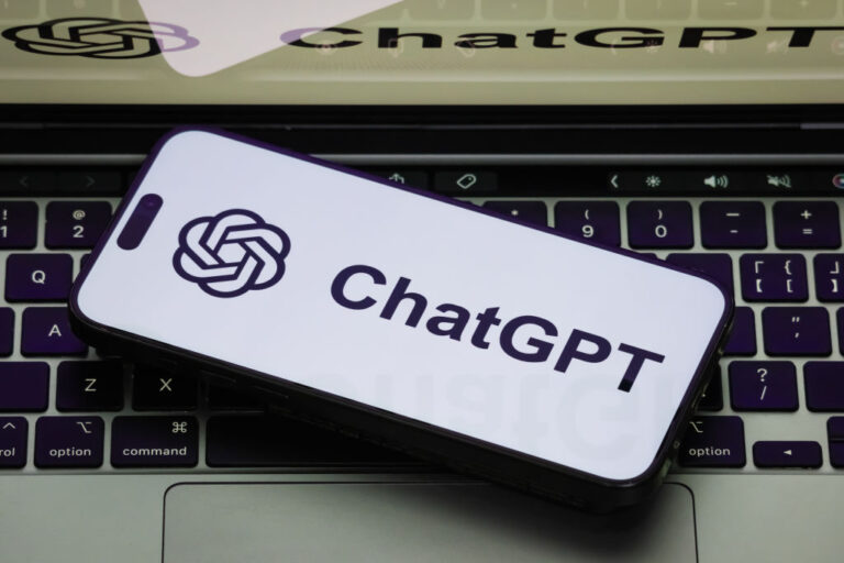 ChatGPT се срина. Open AI съобщава за повишени нива на грешки и забавяне