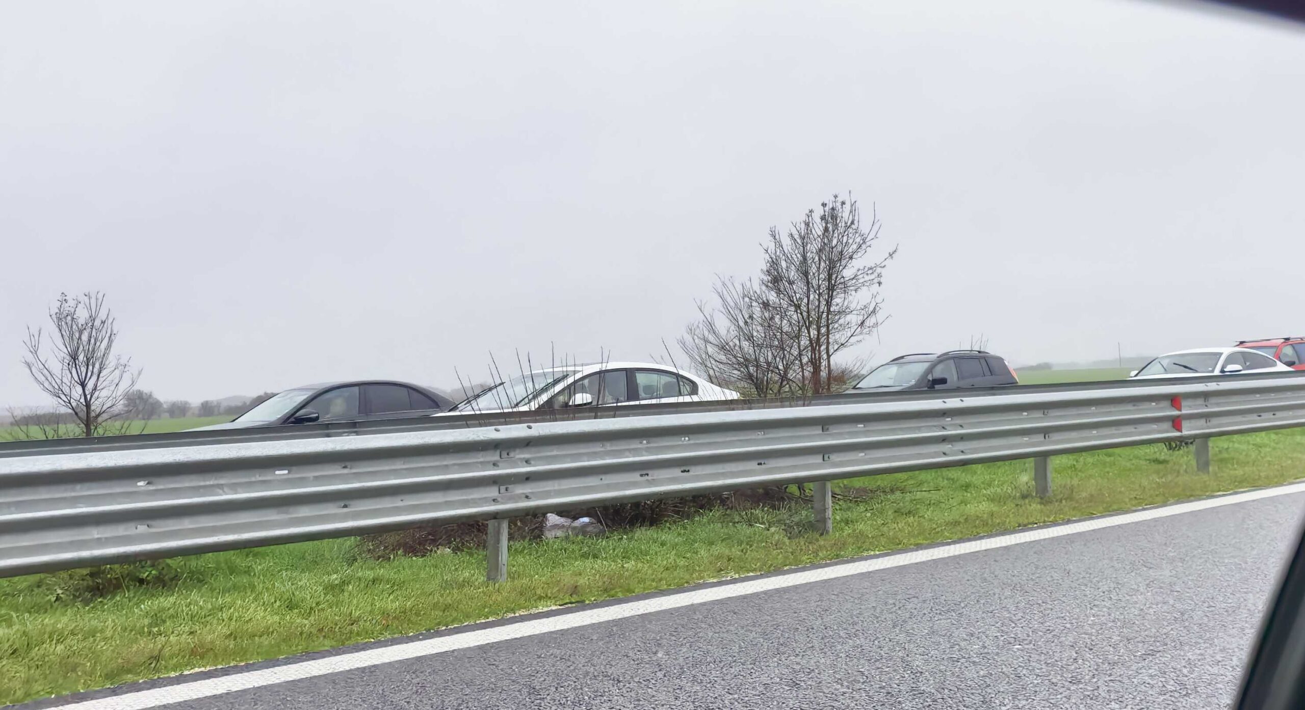 Катастрофа затрудни движението по АМ "Тракия" край отбивката за АМ "Марица"