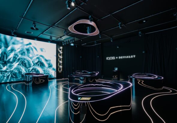 Когато звукът става видим: как IQOS и Devialet събраха дизайн, технология и сетивно преживяване