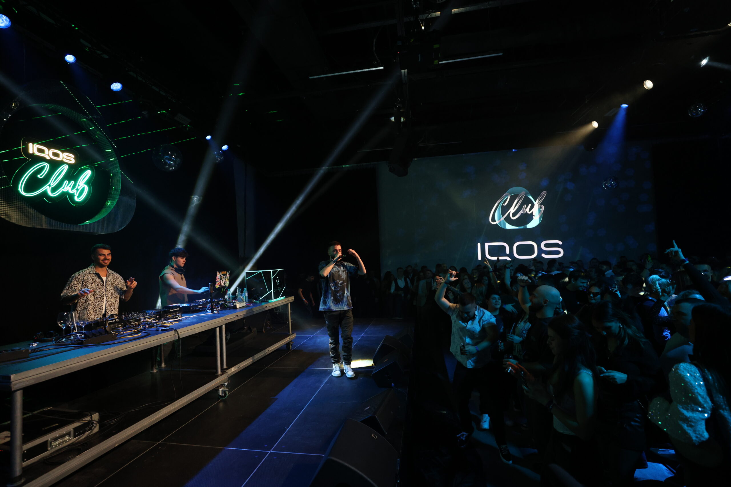 Парти с Глория Петкова, Zabranena Muzika и Дани Петканов представи обновената програма на IQOS за лоялни клиенти