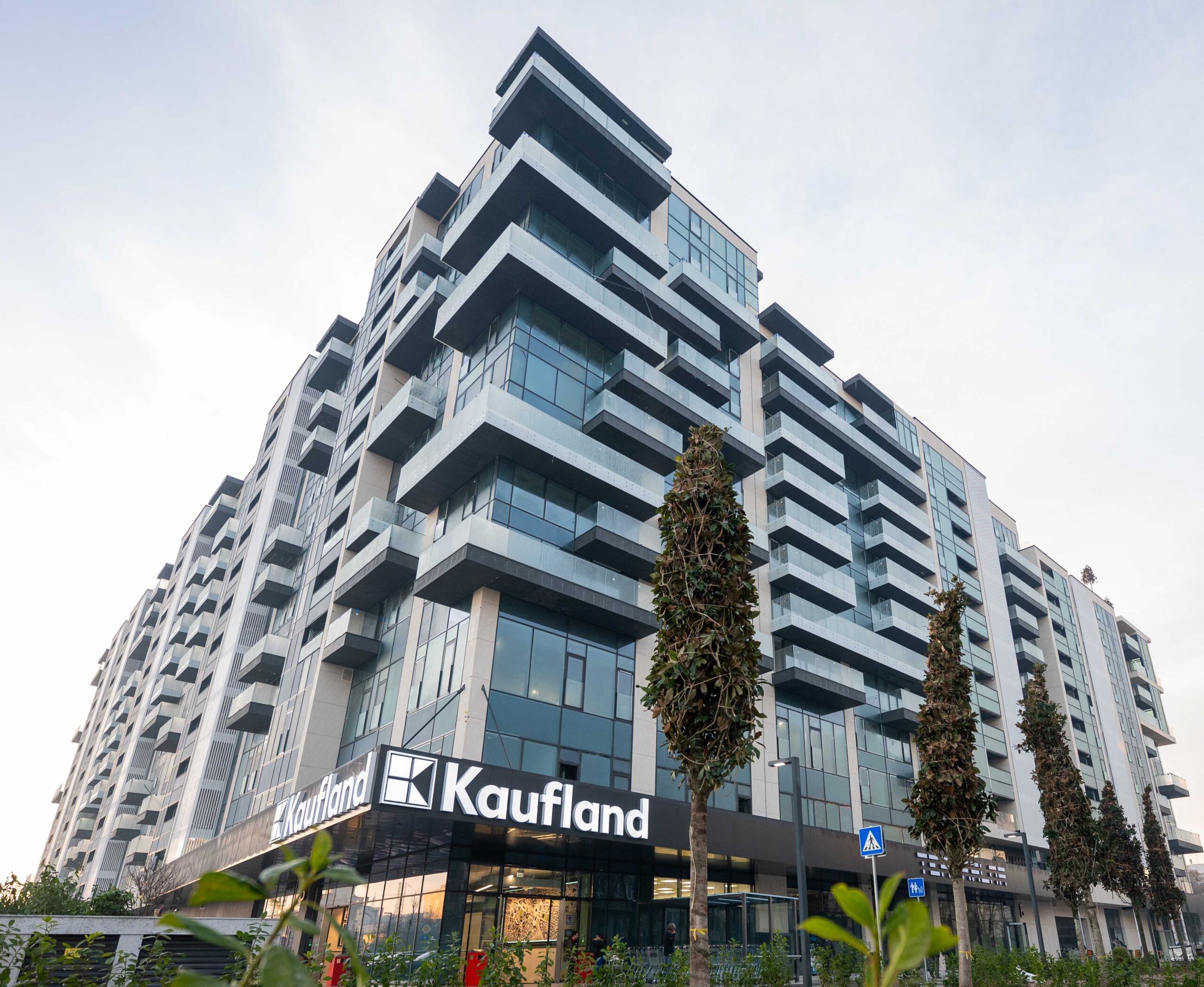 Kaufland откри първия си дизайнерски магазин в жилищна сграда