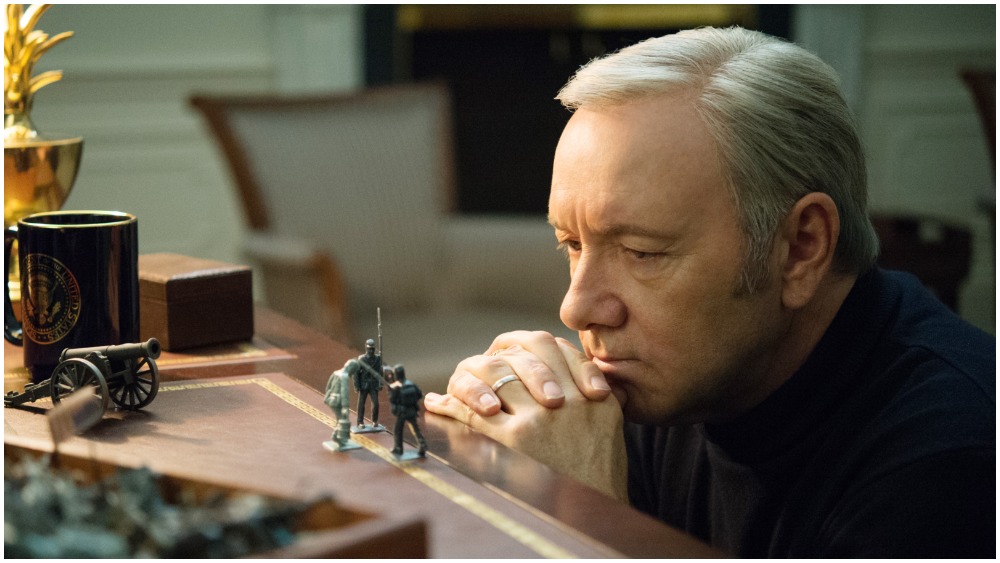 Къде изчезна Кевин Спейси? Пее в пианобар в Кипър, докато чака Скорсезе да го покани отново в Холивуд