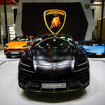 Lamborghini остава вярна на „звука и емоцията“ на бензиновия двигател