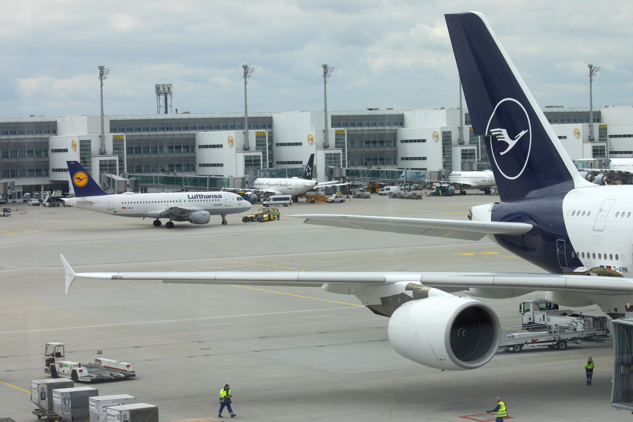 Стачка в Lufthansa блокира стотици полети от Германия