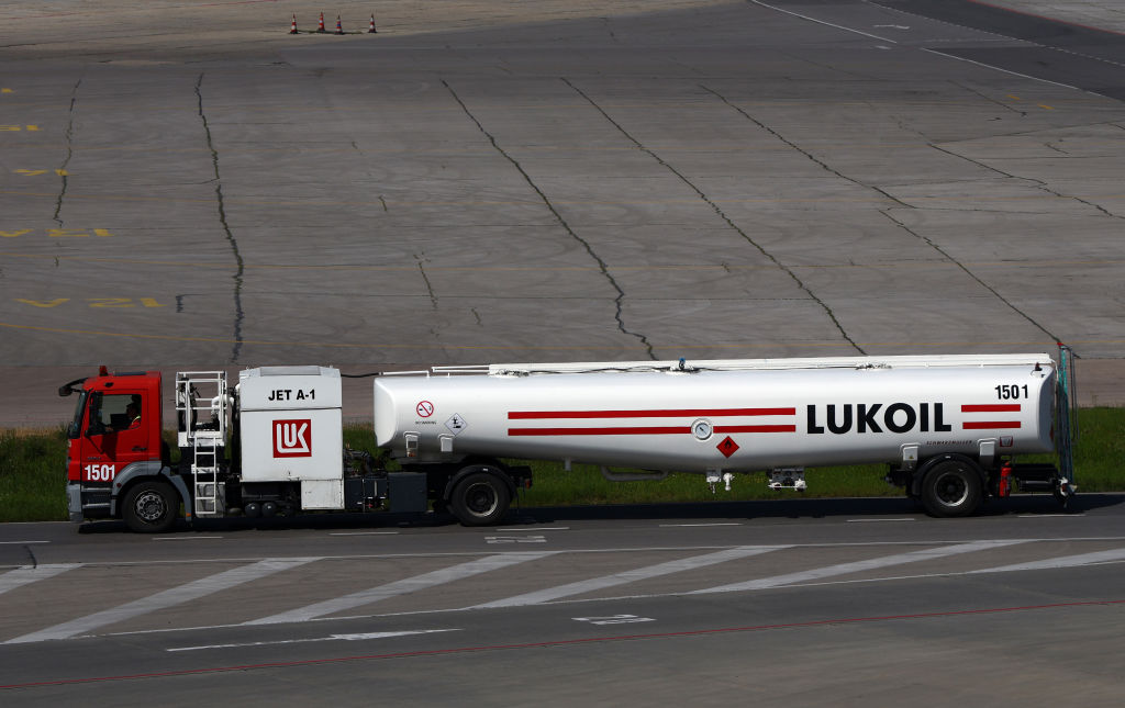 ГЕРБ и ДПС - Ново начало проправят пътя към държавен контрол и продажба на рафинерията в Бургас