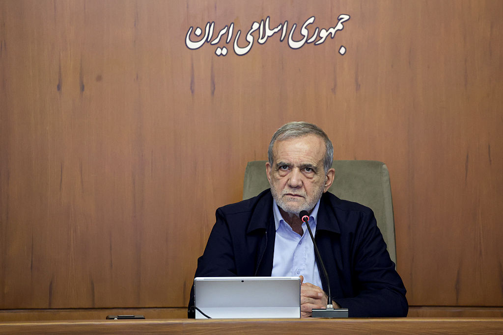 Иран заплаши да напусне мирните преговори заради израелските удари по Ливан