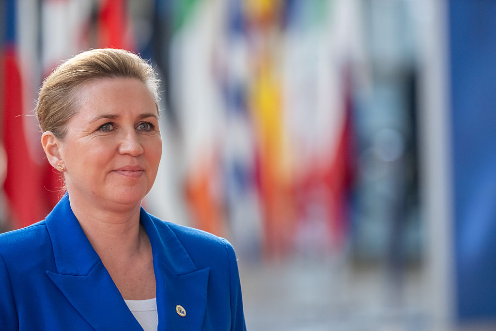 Мете Фредериксен печели изборите в Дания, но с исторически слаб резултат