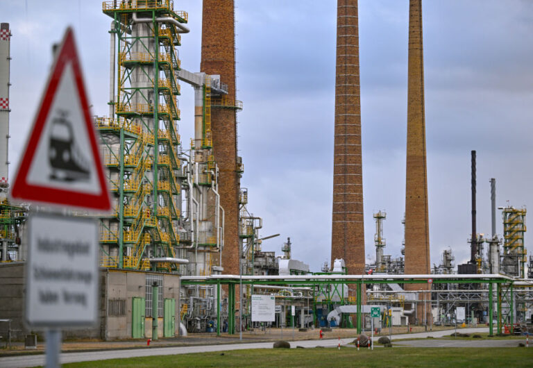 САЩ направиха изключение за „Роснефт Германия“ от новите санкции срещу Русия