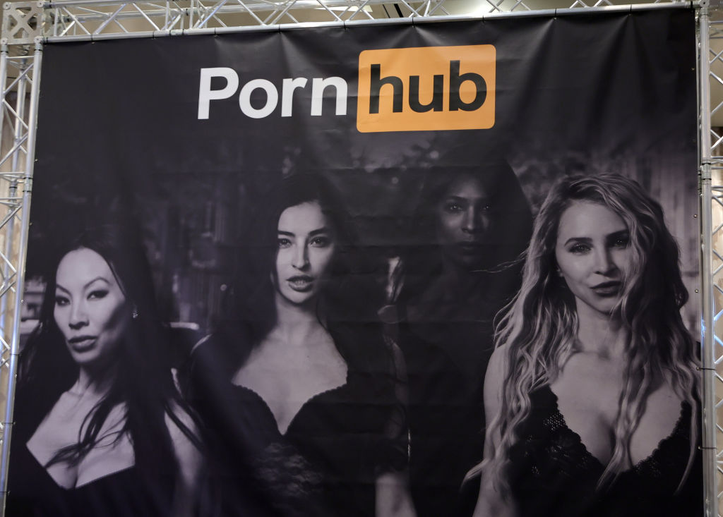 Хакнаха Pornhub и откраднаха 94 гигабайта данни за потребителите