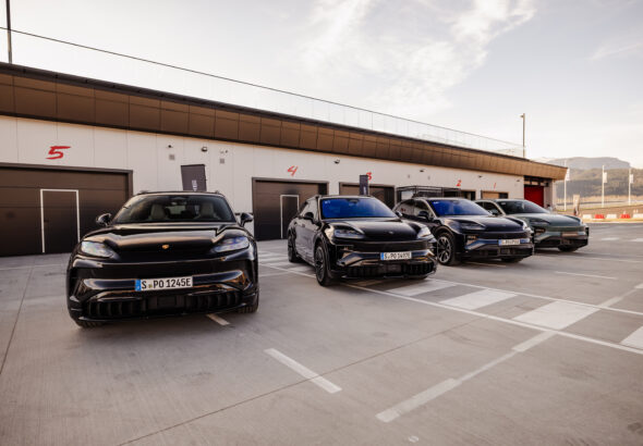 Cayenne Turbo Electric - на върха на хранителната верига