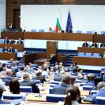 Депутатите връщат машинният вот преди изборите за президент наесен