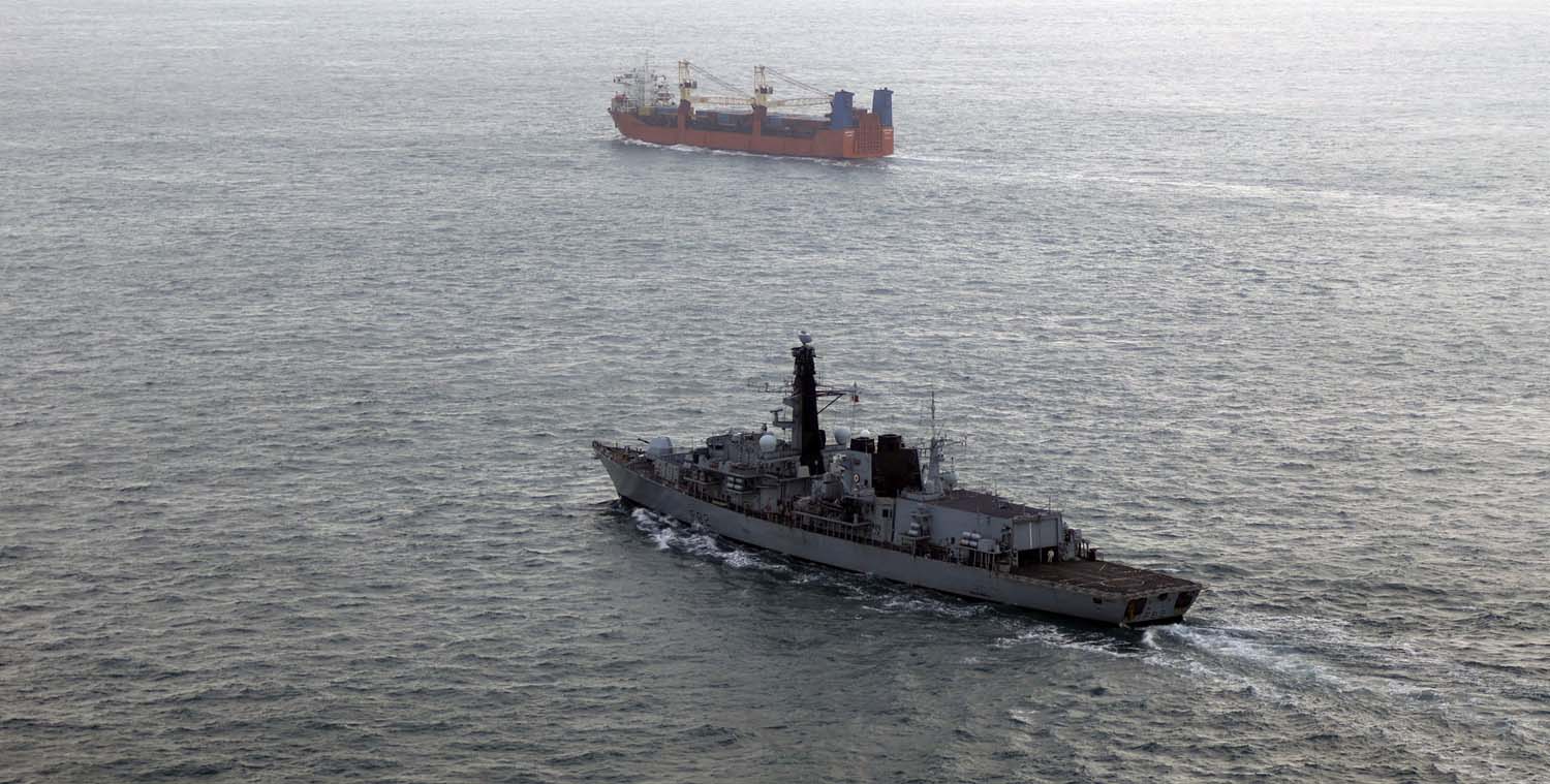 Руски военен кораб е засечен в близост до британски води
