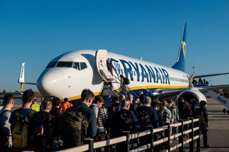 Испания глоби Ryanair и други нискотарифни компании заради допълнителни такси