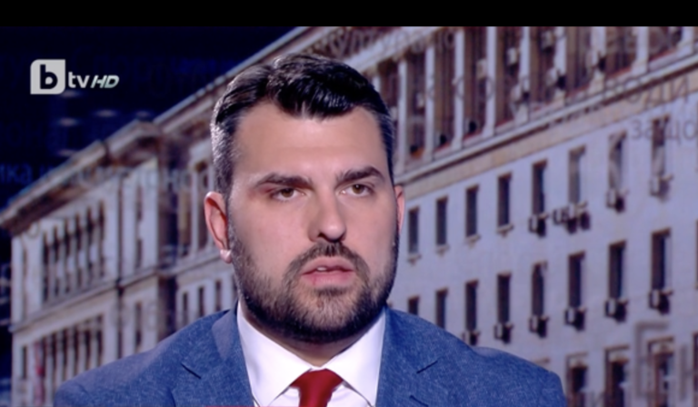 Външният министър ще даде на прокуратурата Найден Тодоров заради скандала с ЮНЕСКО