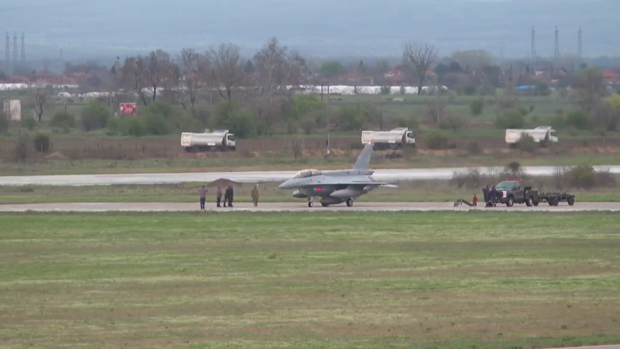 Първият български F-16 официално кацна у нас