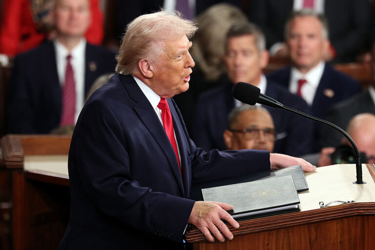 Тръмп заплаши НАТО с "много лошо бъдеще", ако не помогне за отварянето на Ормузкия проток