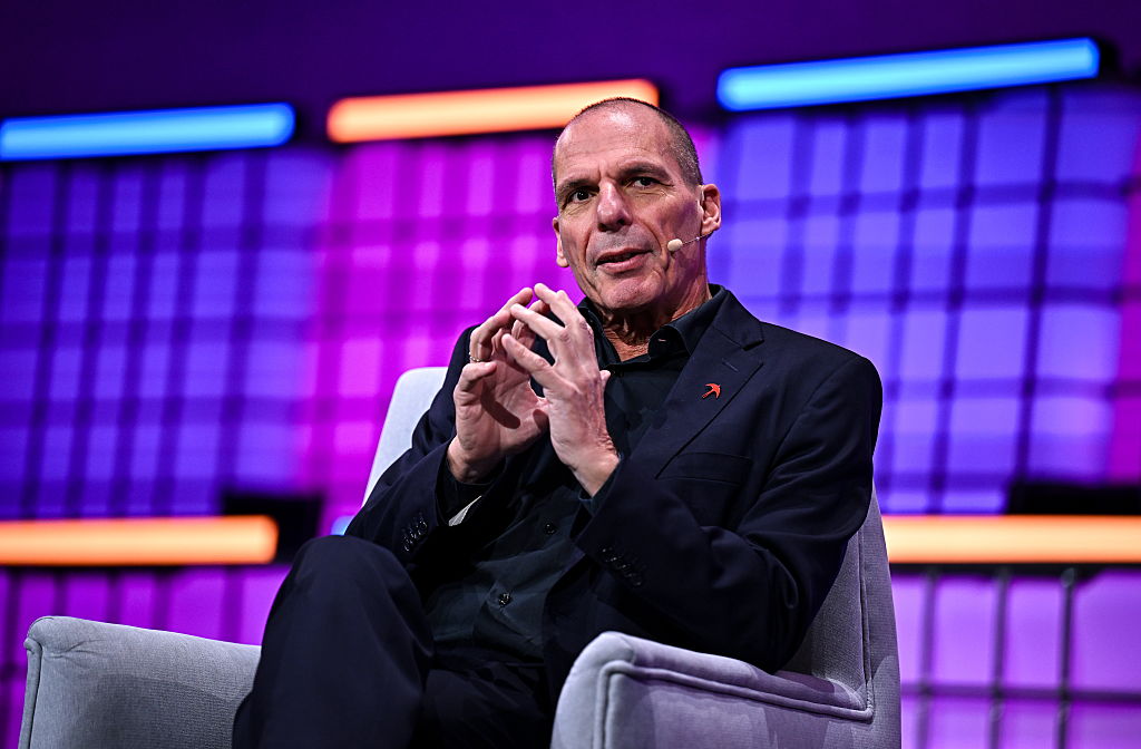 Янис Варуфакис се изправя пред съда, след като разказа, че е взел екстази през 1989 г.