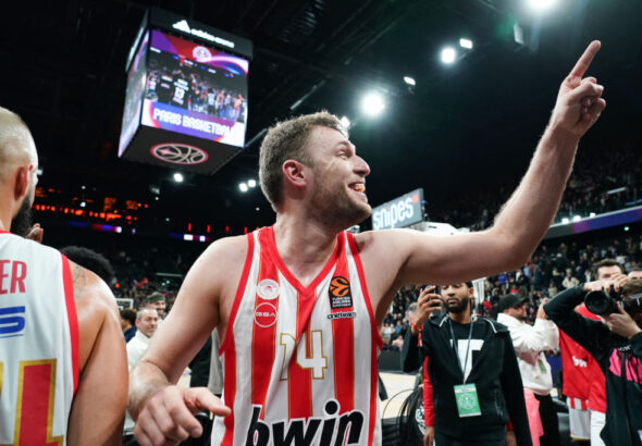 Александър Везенков бе над всички при успех над "Барселона"