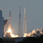 Amazon купува сателитен оператор за близо 12 милиарда долара, в опит да настигне Starlink на Мъск