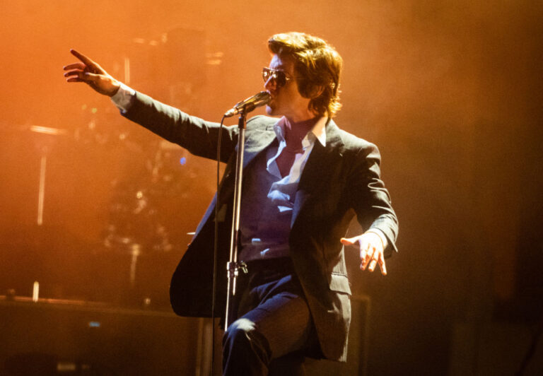 Arctic Monkeys издадоха първата си нова песен от 2022 г. насам