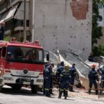 Жилищна сграда се срути в Атина по време на строителни дейности в съседен имот