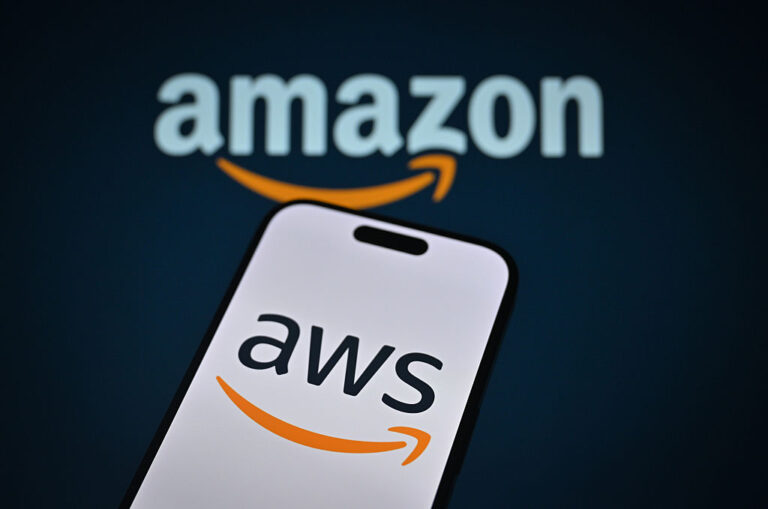 Amazon разкри защо Snapchat, Signal, Canva и много други спряха да работят