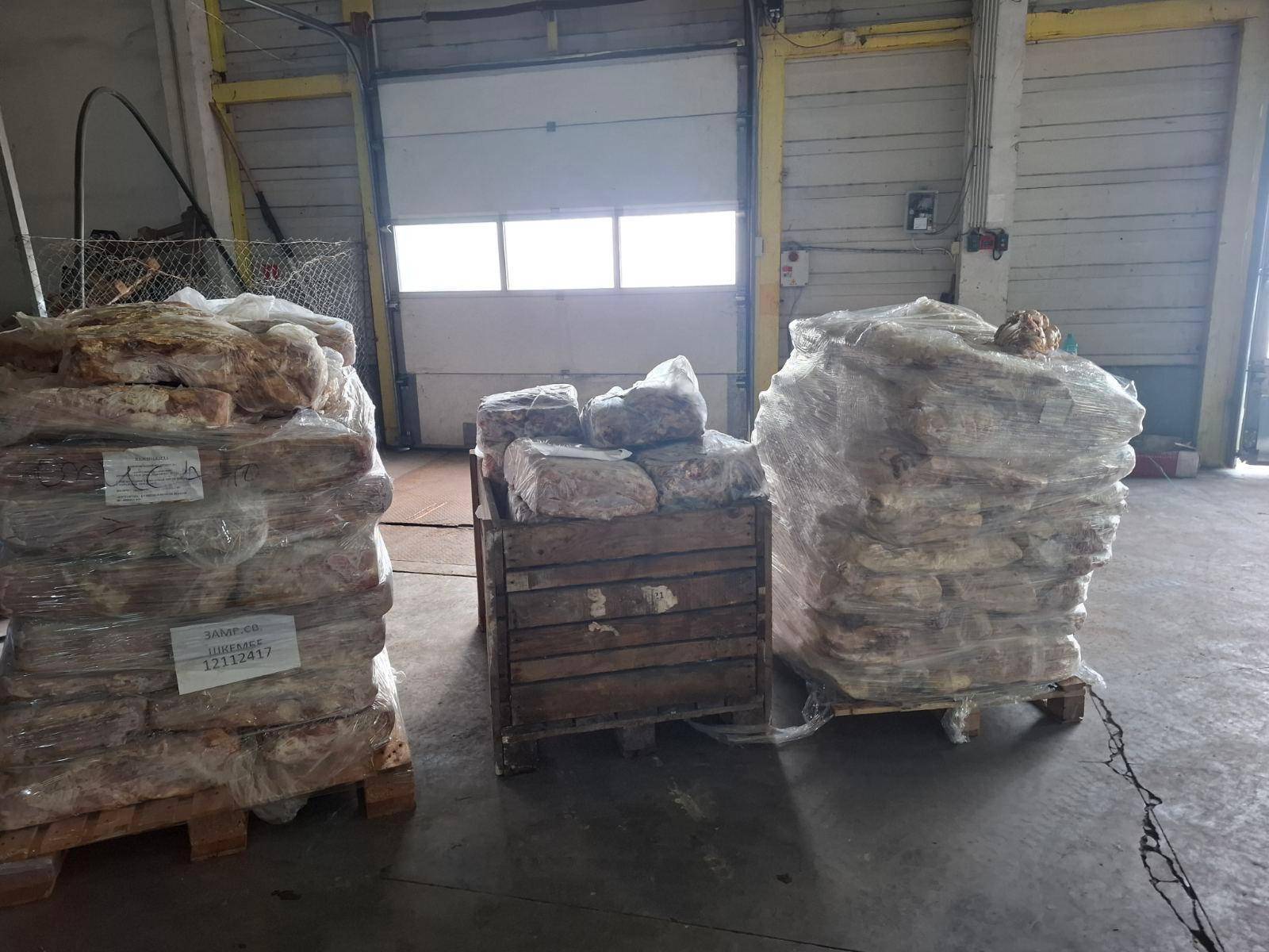 Близо 6 тона негодни храни в Димитровград ще бъдат унищожени