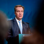 Досиетата "Епстийн" застигнаха форума в Давос - шефът му хвърли оставка