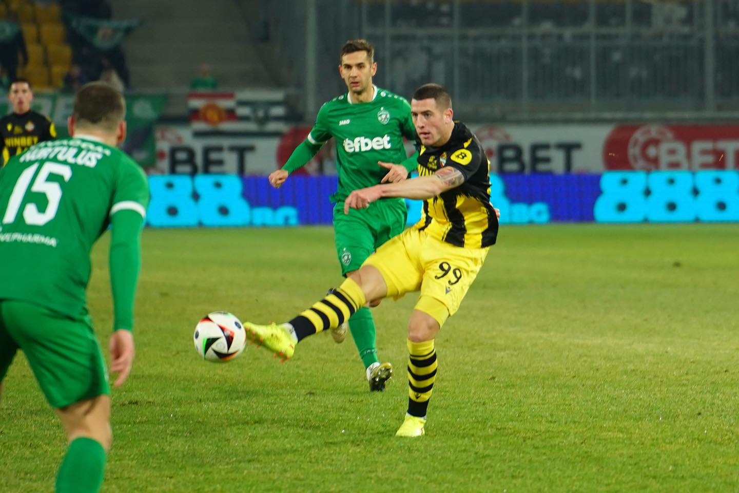 Италианският гранд "Интер" осъди "Ботев" (Пловдив)