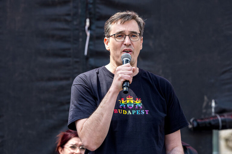 Повдигнаха обвинения срещу кмета на Будапеща заради многохилядния прайд през лятото