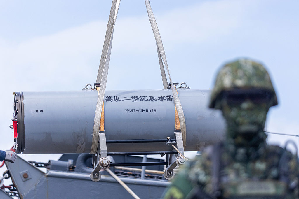 Китай започна мащабни военни маневри до Тайван със "сериозно предупреждение"