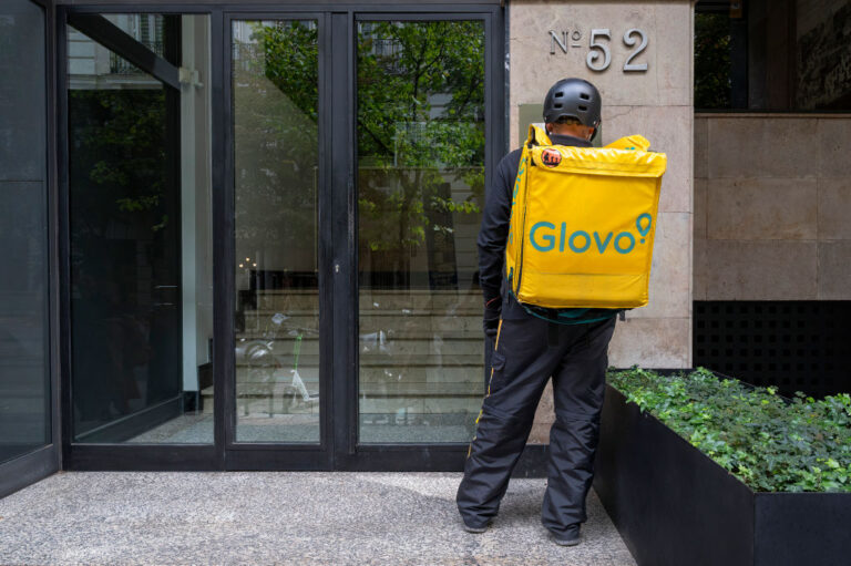 Glovo и Delivery Hero са глобени с €329 млн. от ЕК за формиране на картел