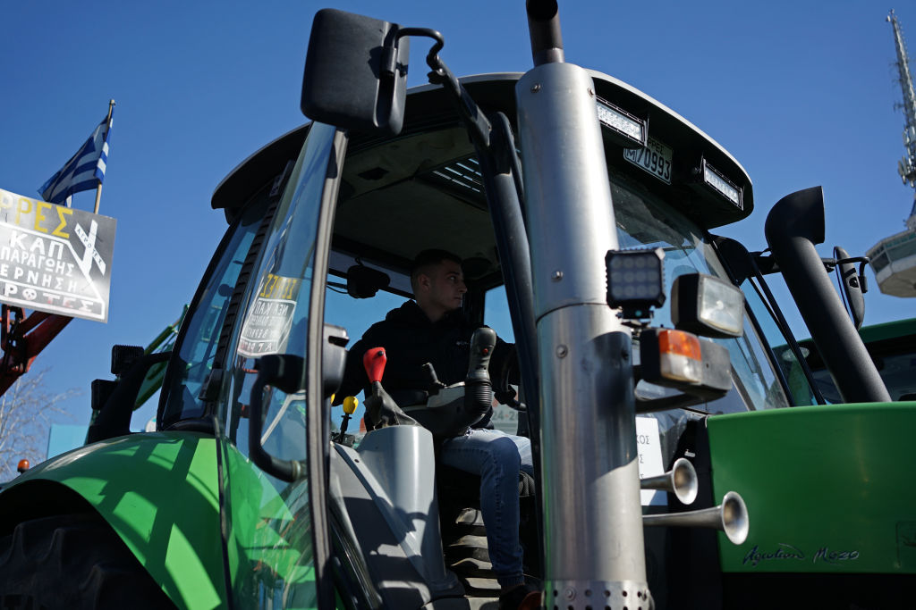 Фермерските протести в Гърция се разрастват, блокират „Промахон - Кулата“