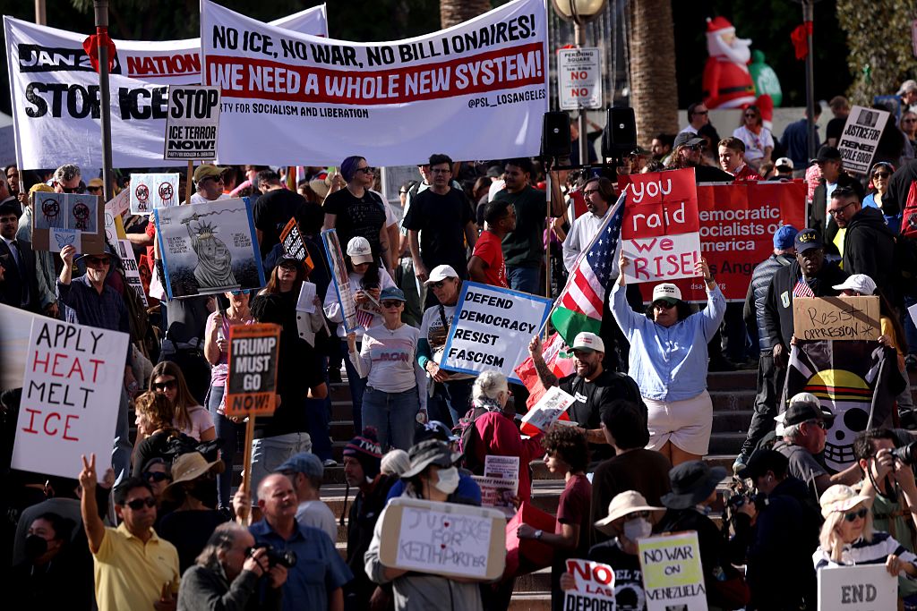 Масови протести в САЩ след убийството на жена от имиграционен агент