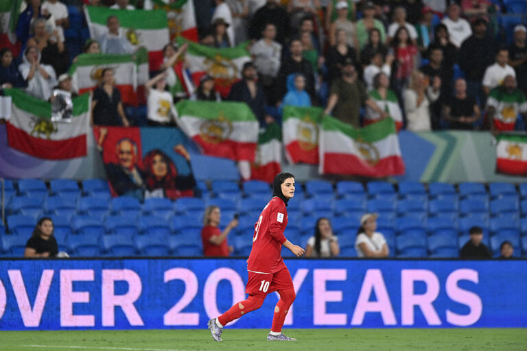 Обрат: Пет от "лъвиците" на Иран се отказаха от политическото убежище