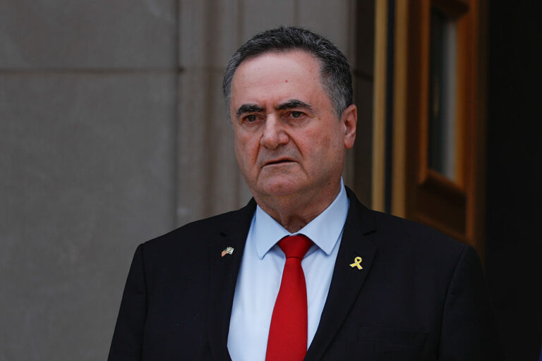 Израел обстрелва Техеран и обяви извънредно положение