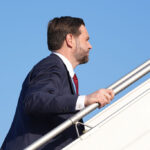 Джей Ди Ванс си тръгна от преговорите с Иран без споразумение