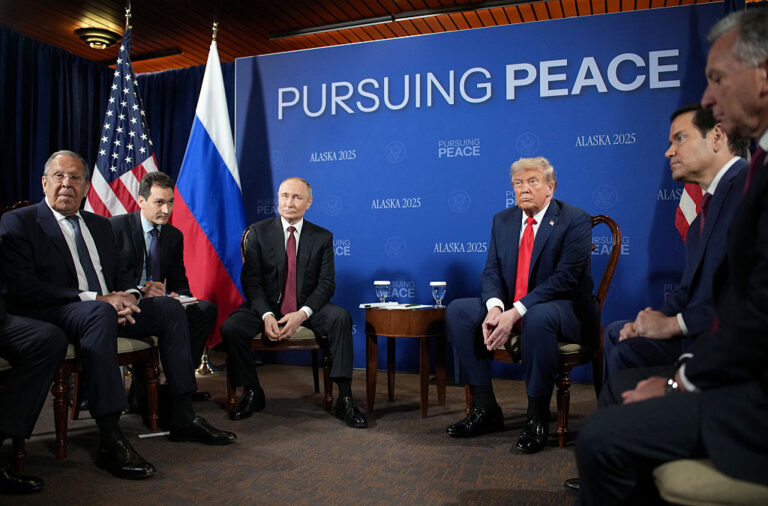 Сергей Лавров се върна на сцената с предложение за нова среща с Марко Рубио