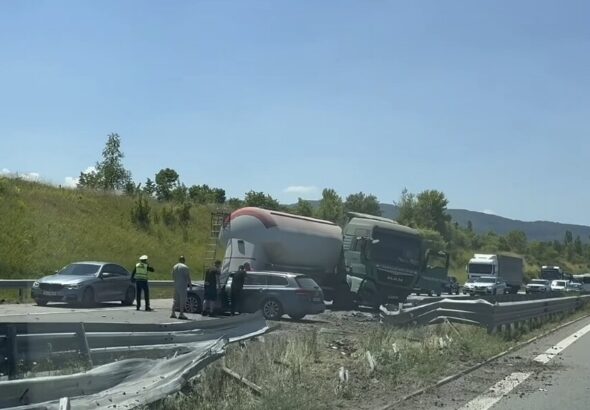 Прокуратурата проверява мантинелите на “Струма”, но само в един участък