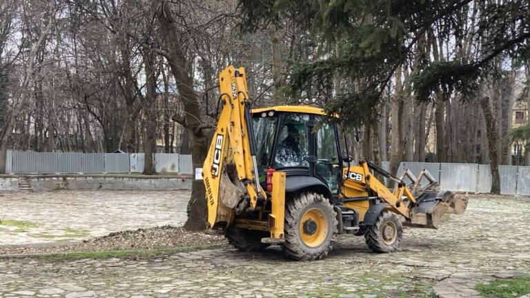 Започват изкопни дейности в парка на Военната академия за третата линия на метрото