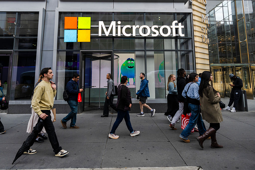 Microsoft съкращава до 9 000 работни места заради инвестиции в AI