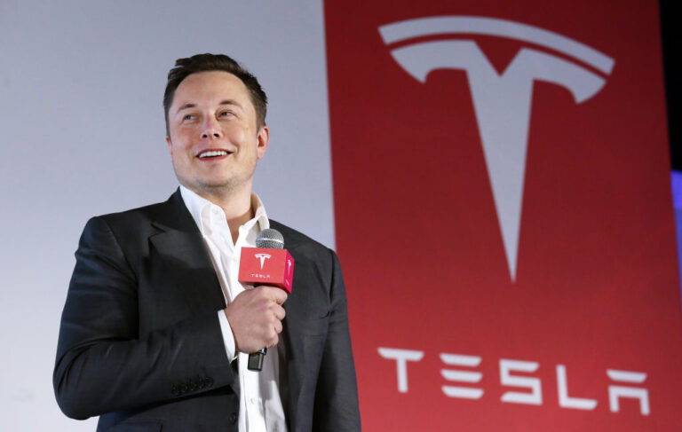 Бордът на Tesla "възнагради" Мъск с акции за 29 млрд. долара като "стимул" да не напуска