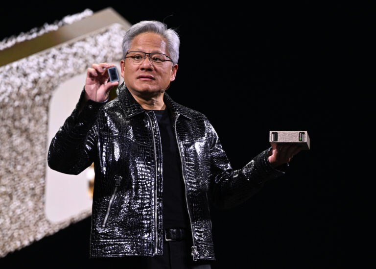 Защо NVIDIA изгуби $600 млрд. за ден: Шокът в САЩ от китайския DeepSeek
