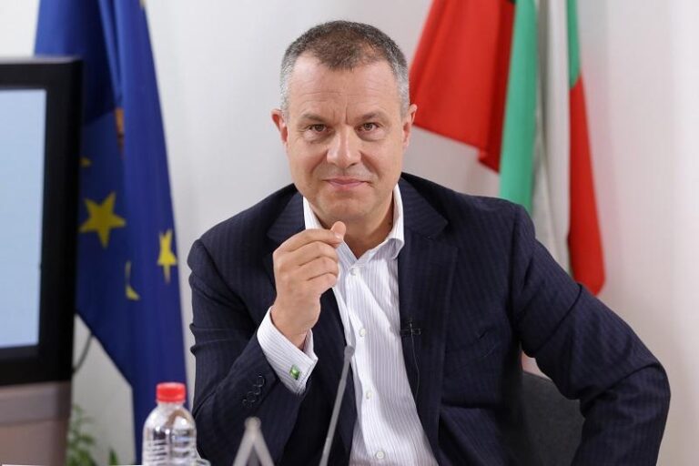 Емил Кошлуков има шанс и за трети мандат, нищо че по закон са само два