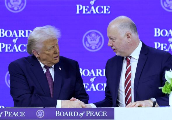 Кабинетът в оставка ще участва в среща на Съвета за мир в деня, в който властта в България се сменя