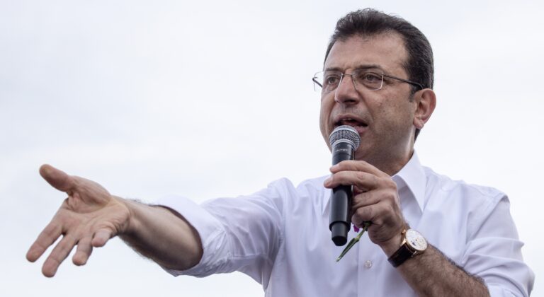 Арестуваният кмет на Истанбул Екрем Имамоглу с още едно обвинение - за политически шпионаж